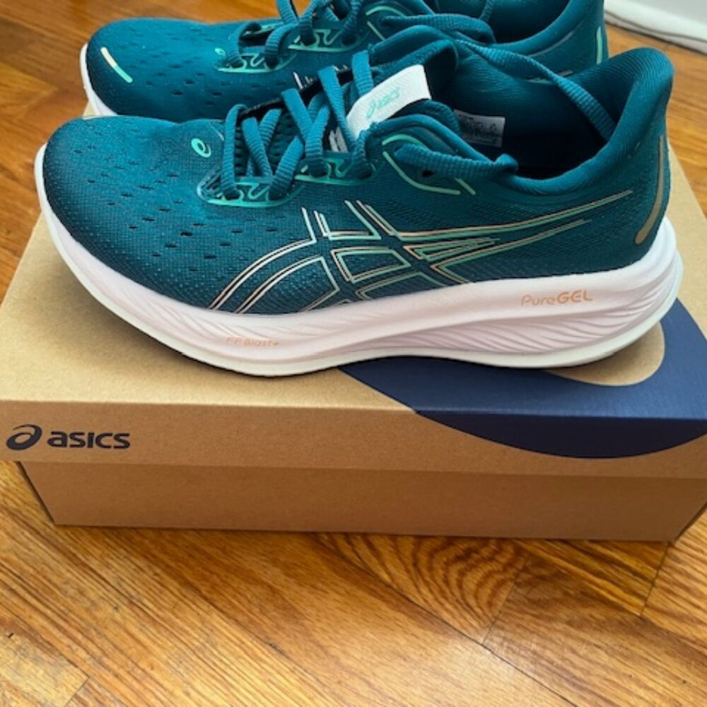 Aasic's  Gel-Cumulus 26 Size 6.5